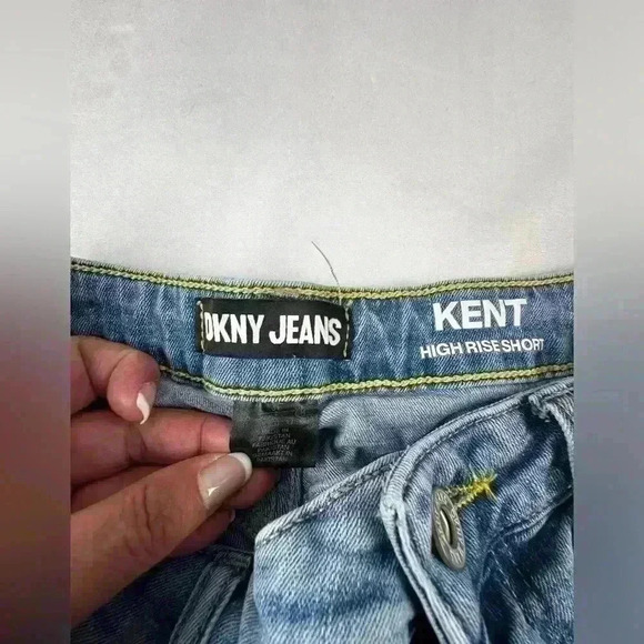 DKNY Jeans Kent High Rise Shorts (Size 31) - Picture 2 of 7